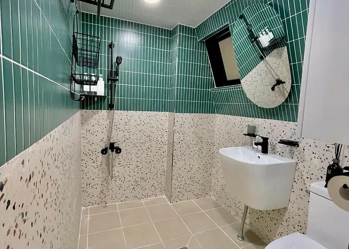 Apartment Itaewon Station 2 Minutes Up To 6 People With Pet