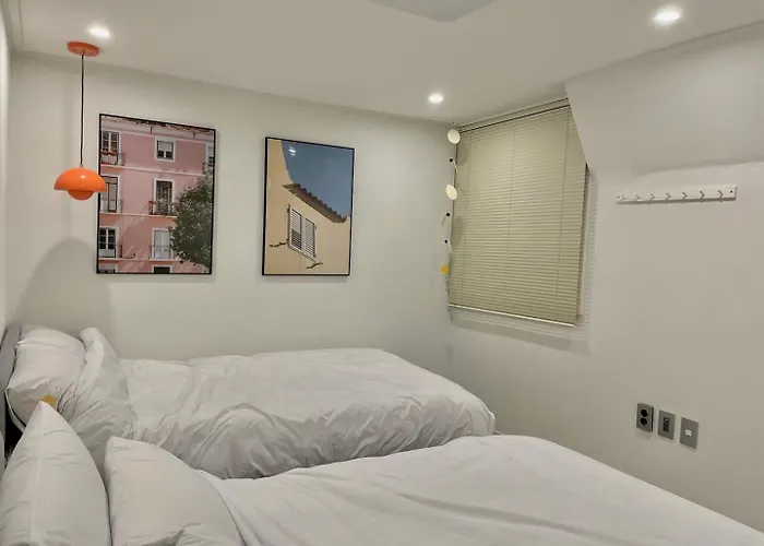Apartment Itaewon Station 2 Minutes Up To 6 People With Pet *