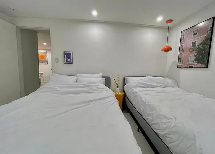Apartment Itaewon Station 2 Minutes Up To 6 People With Pet *