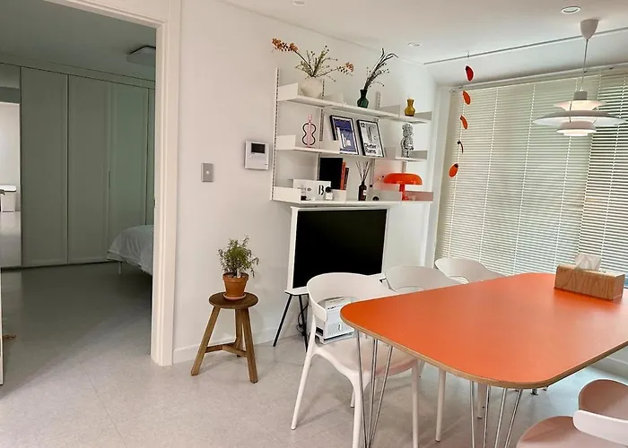 Apartment Itaewon Station 2 Minutes Up To 6 People With Pet